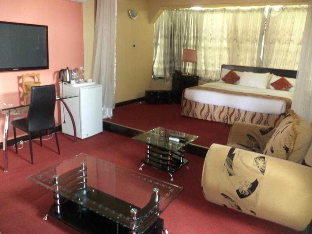 Royal City Dubai Complex Kisumu Exterior photo