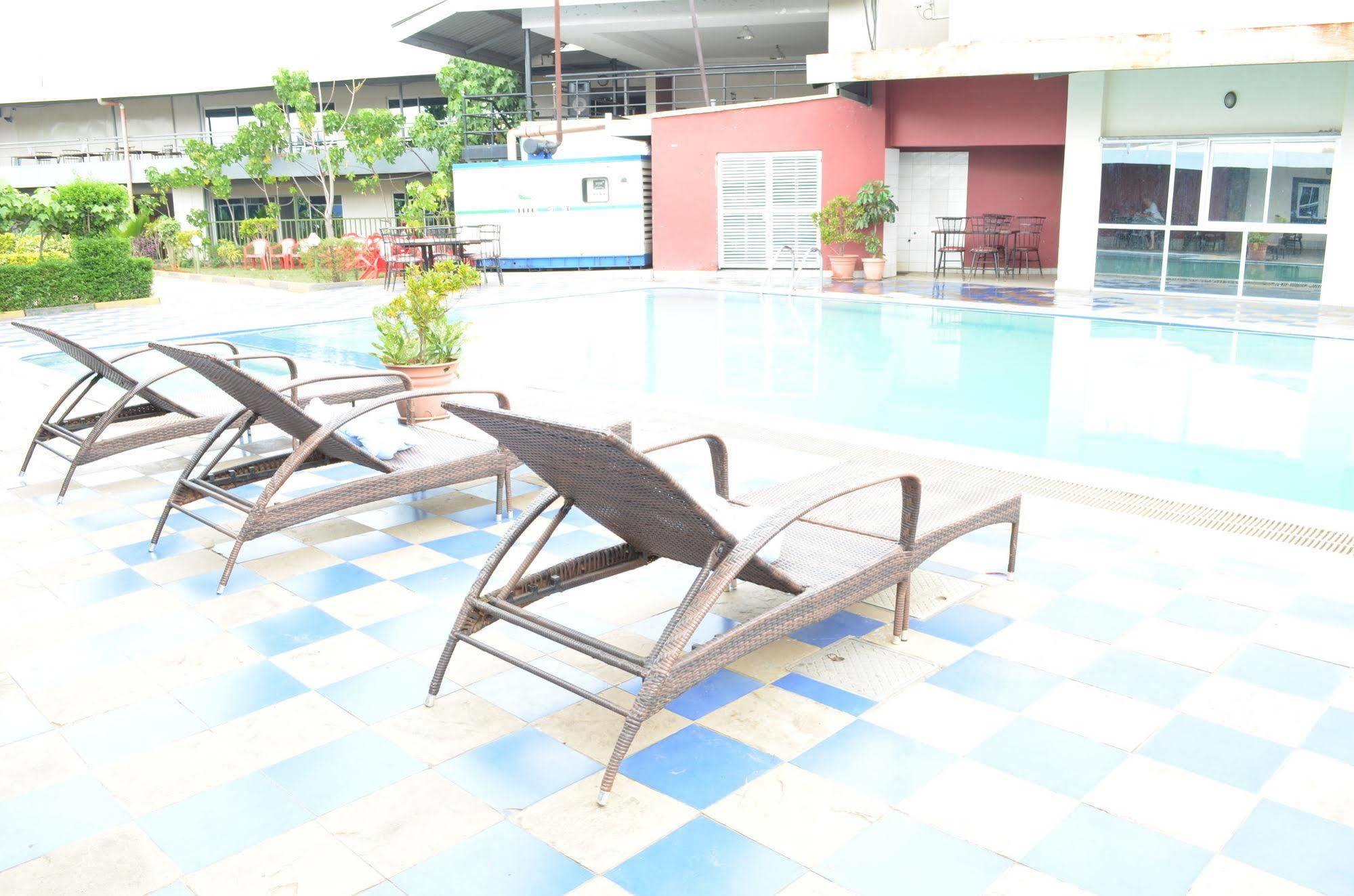Royal City Dubai Complex Kisumu Exterior photo