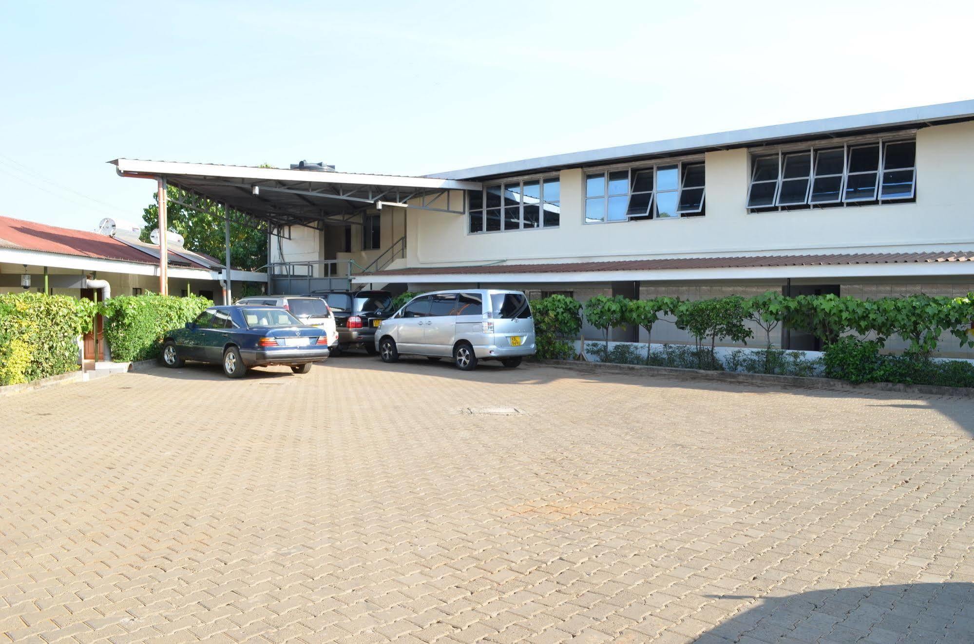 Royal City Dubai Complex Kisumu Exterior photo