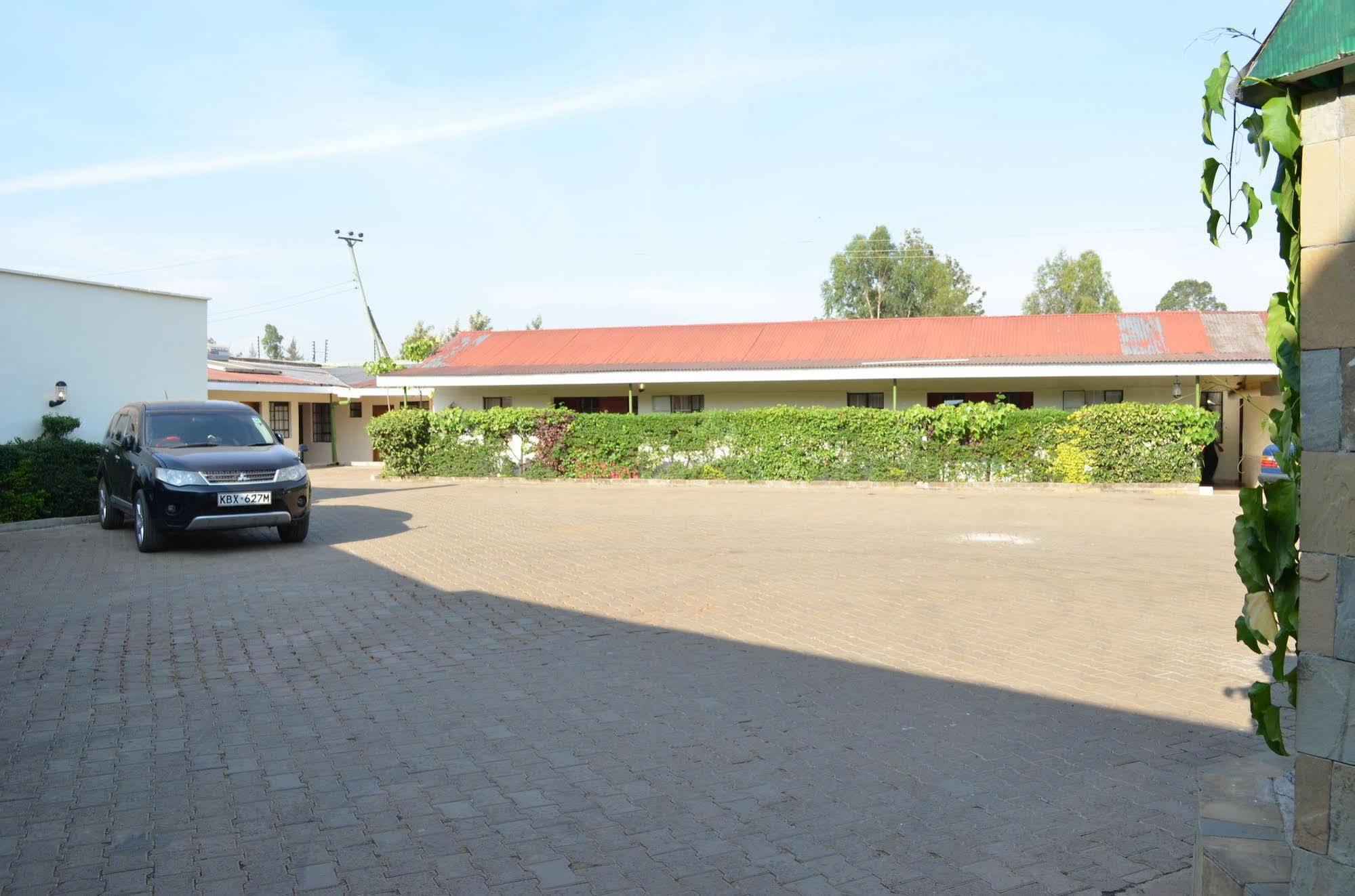 Royal City Dubai Complex Kisumu Exterior photo